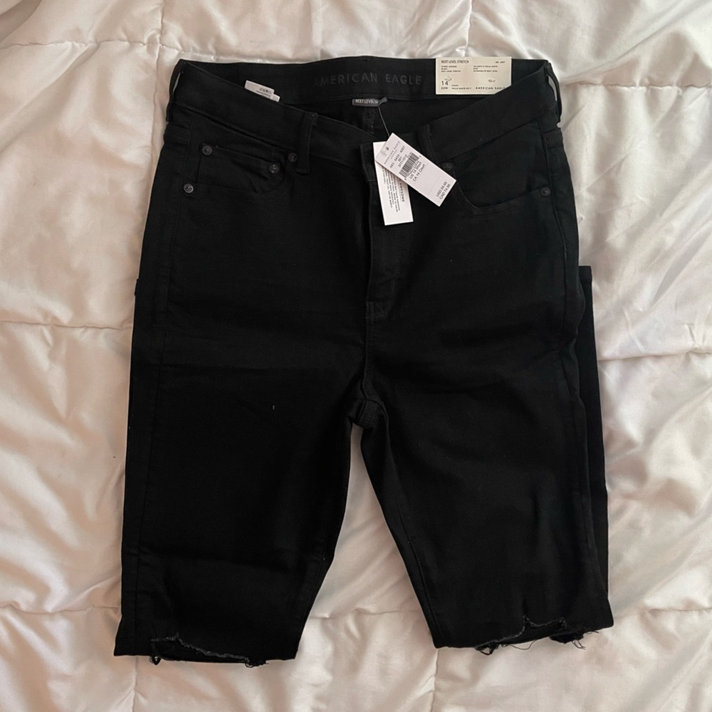 American Eagle NWT High Rise Distressed Skinny Jeans